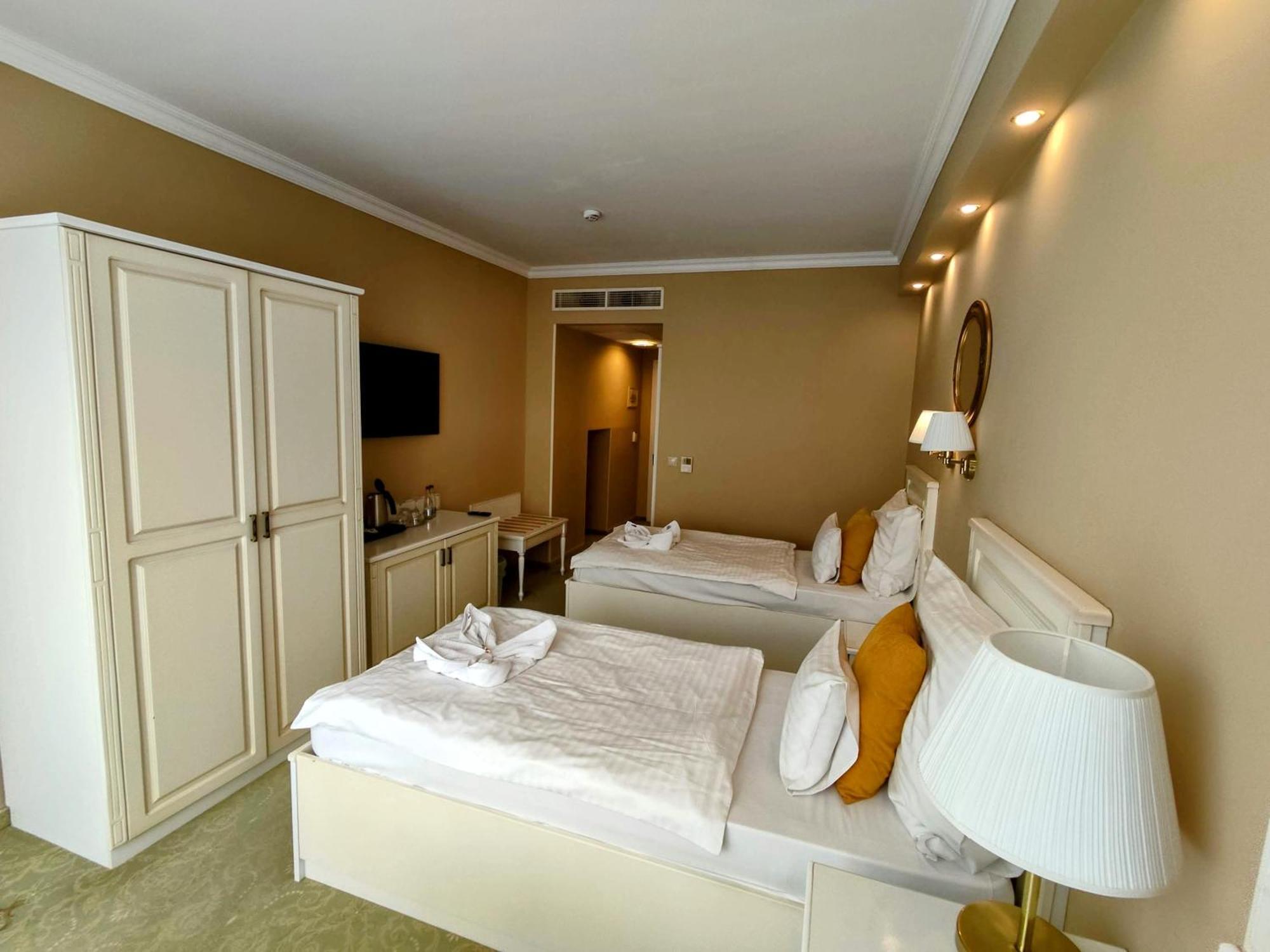 Calimbra Wellness Hotel Superior ميسكولك المظهر الخارجي الصورة