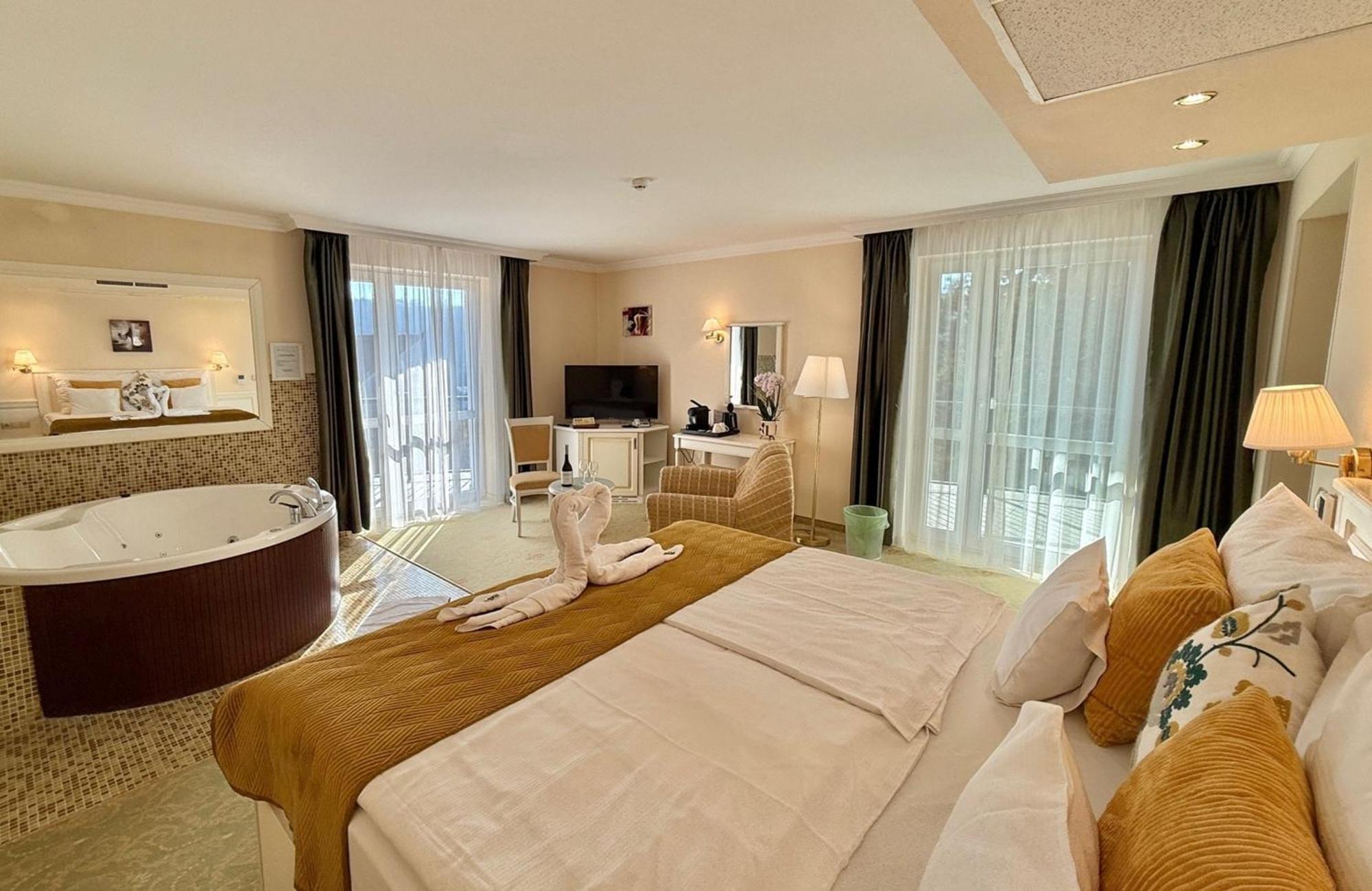 Calimbra Wellness Hotel Superior ميسكولك المظهر الخارجي الصورة