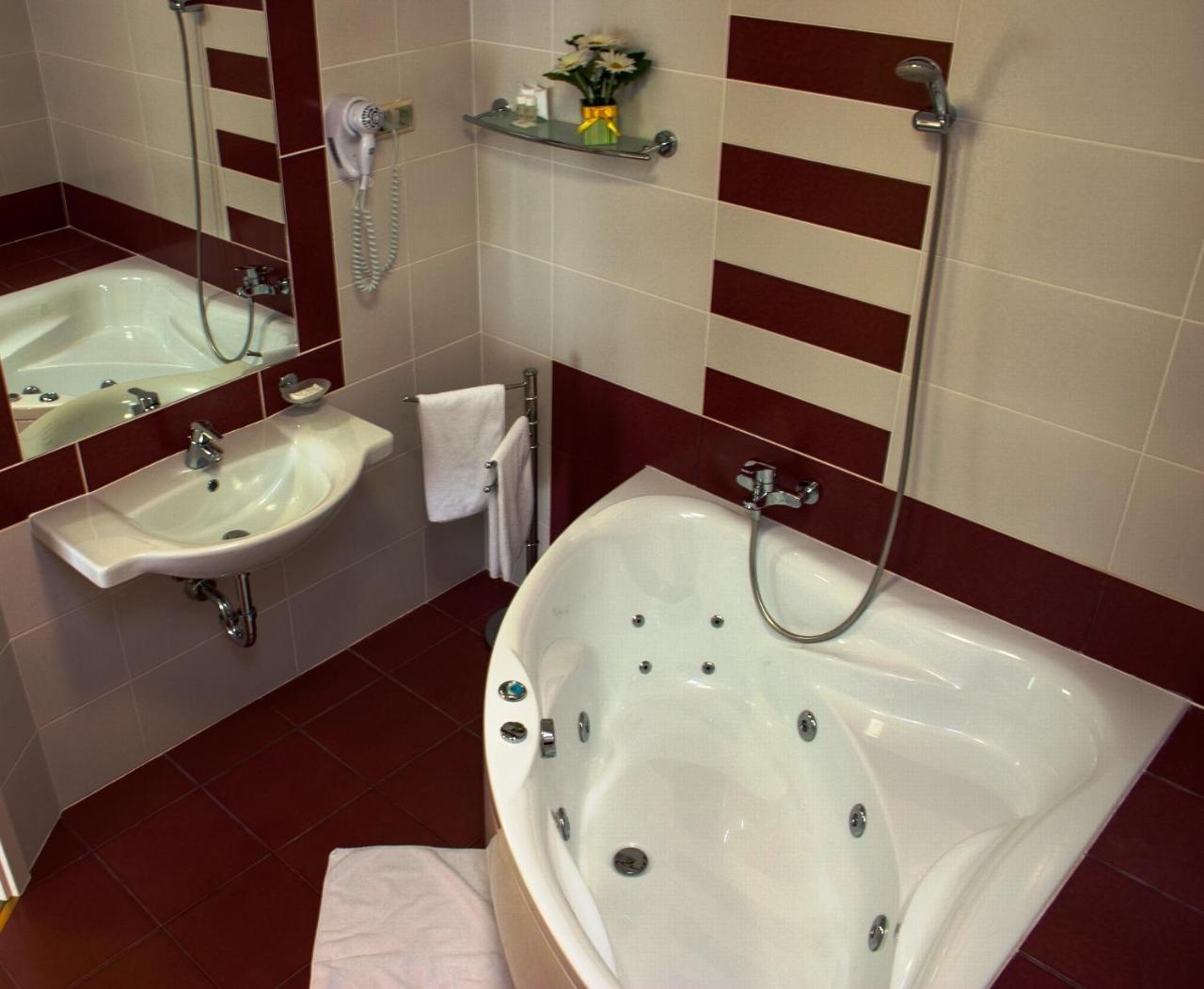Calimbra Wellness Hotel Superior ميسكولك المظهر الخارجي الصورة